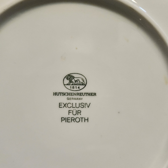 Vintage Hutschenreuther 7.3" porcelain plate, "Der FabBinder" made in Germany. - Picture 4 of 5